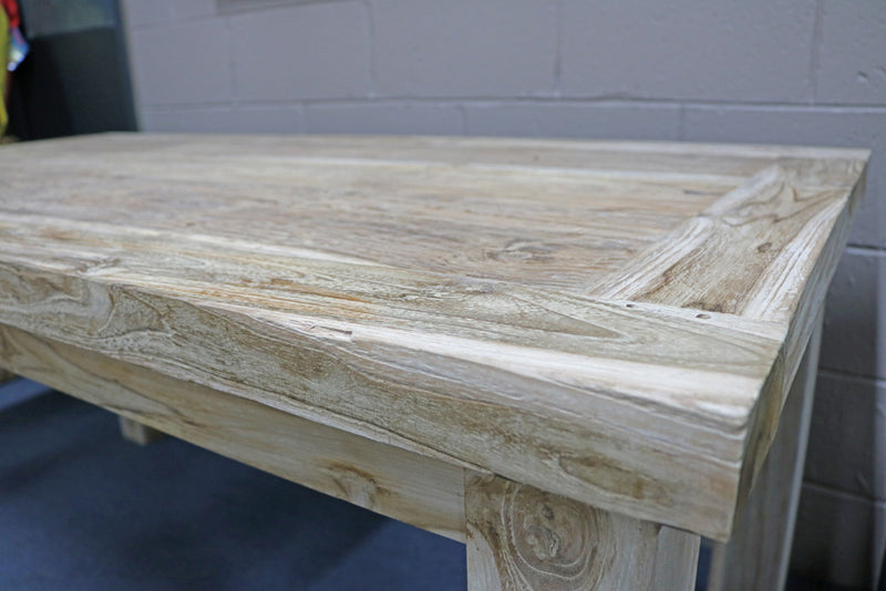 Kuta Table